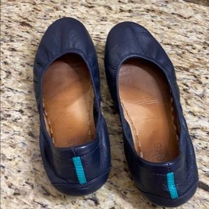 Size 7 California Navy Tieks